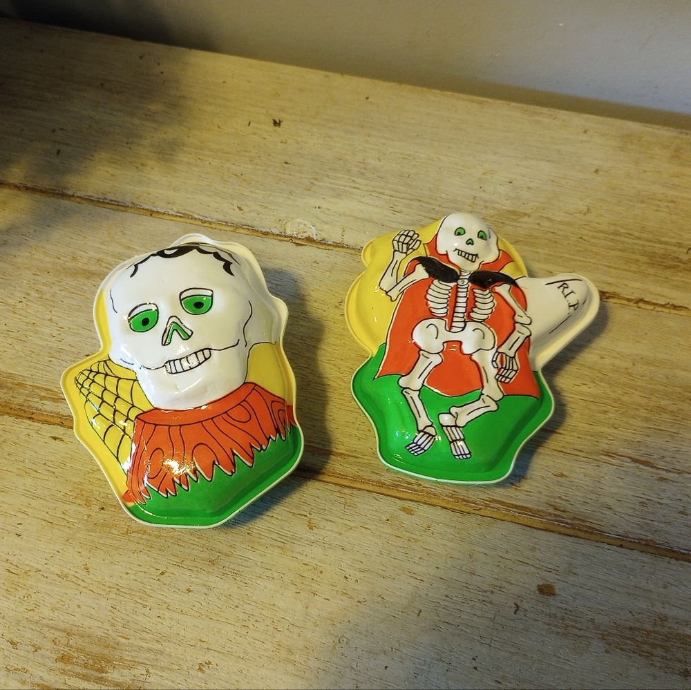 Retro Halloween Candy Containers Nostalgic Vintage Plastic Skeleton Spider Webs - Picture 4 of 4